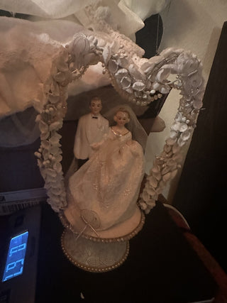 Vintage Gorgeous  Porcelain Blonde Bride & Groom Wedding topper #62 VV MTS|117998