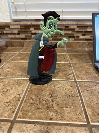 Tin Metal Vampire Dracula on Stand RCD|112737