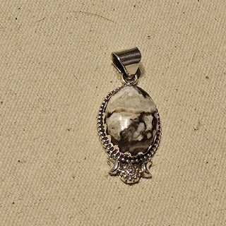 .925 wild horse pendant