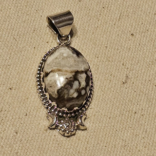 .925 wild horse pendant