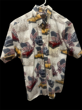 Clearwater Outfitters Button up Collared Shirt Cars American Flag Size Large #47 VV MTS