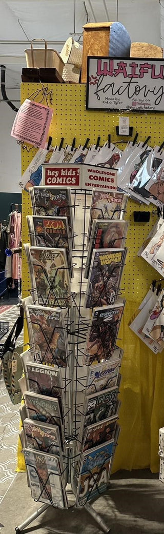 COMIC Spinner Rack includes all stock MTS|65217