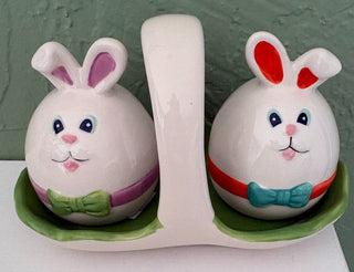 Vintage easter themed bunny salt and pepper shakers rsv