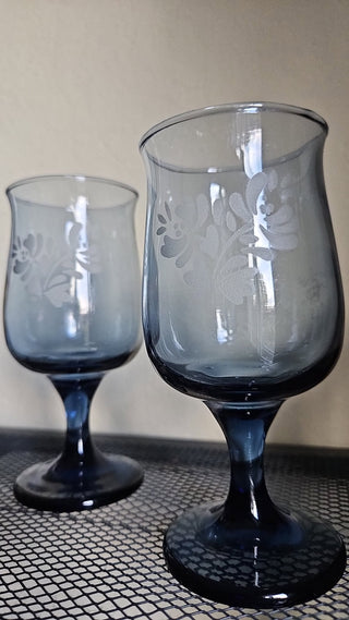 35% OFF - Pfaltzgraff Yorktowne Blue Glass Goblet - Set of 2