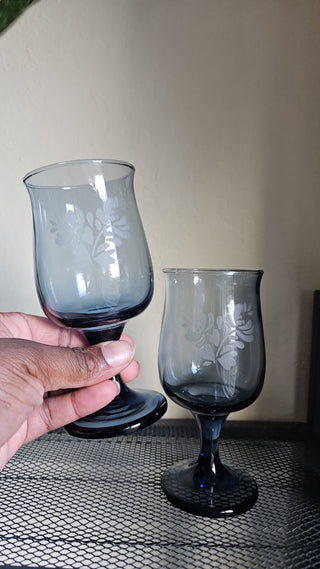 35% OFF - Pfaltzgraff Yorktowne Blue Glass Goblet - Set of 2