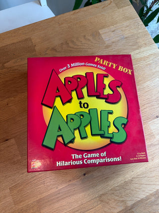 Apple to Apples Party Box
