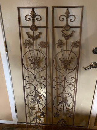 Wrought Iron medallion garden trellis