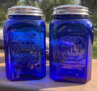 Vtg Cobalt Blue Depression Glass Salt & Pepper shakers RCD|64999