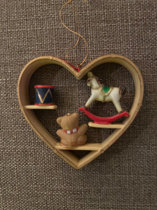 Heart Shaped Toy Shelf Ornament    MTS|131949