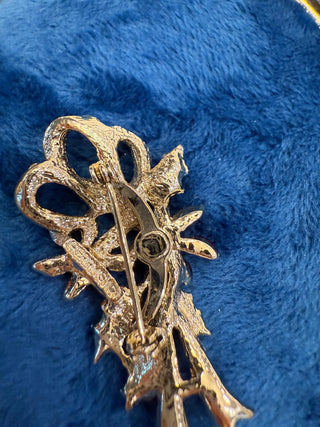 Vintage Gerrys Gold Tone Costume Enameled Poinsettia, Floral Pin 2”x 1.25”