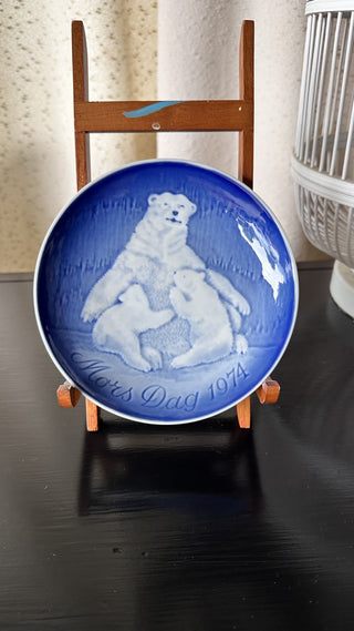 1974 Bing & Grondahl Mother's Day Plate