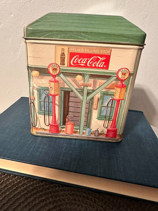 Coca-Cola tin 1994 Gas Pump  MTS