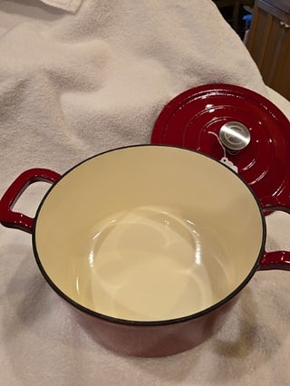 Cast Iron 5.5 QT Dutch oven with lid, RSV