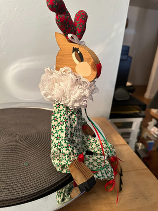 Reindeer Green Sitter Wood Handmade MTS|86636