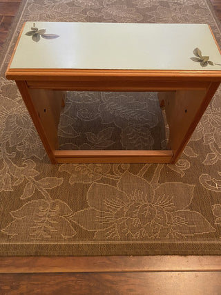 Vtg Solid maple embellished stepstool|115532