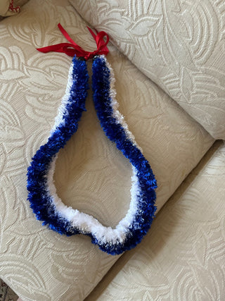 Handmade Hawaiian Eyelash Yarn Lei, Blue & white, w/kukui nut at Ribbon RCD