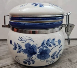 Canister w/clamp lid ceramic versatile white with Blue Floral Design Storage #62 VV MTS