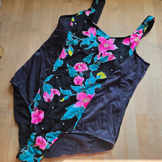 SALE - Vtg Take Nine | Maternity Swimsuit - 1 piece (M)