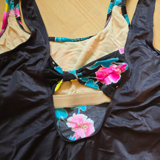 SALE - Vtg Take Nine | Maternity Swimsuit - 1 piece (M)
