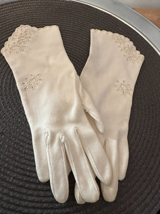 Gloves Woman's Med. White MTS