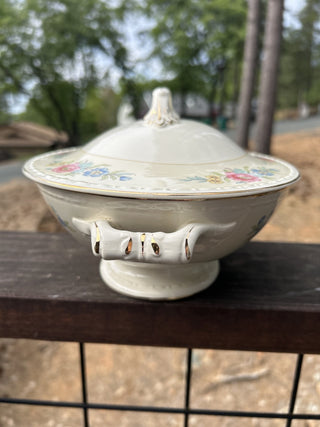 12F HOMER LAUGHLIN EGGSHELL GEORGIAN BOMBAY COVERED VEGETABLE SERVING BOWL RSV|67192