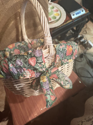 #62 vv Vintage white wicker easter basket lined with bunny and tulips MTS