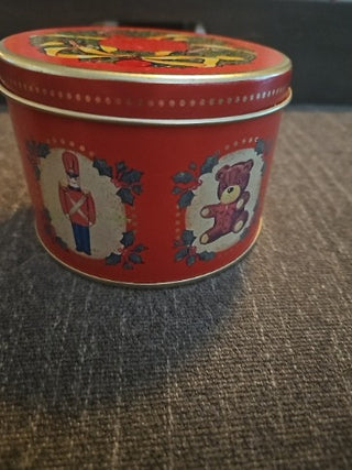 RM826-Small Round Christmas Tin