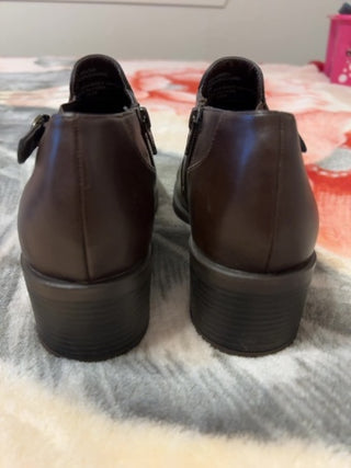 Womens White Mountain Cuisine Bootie Size 9