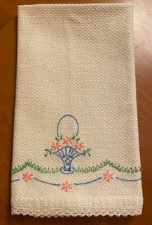 Vintage Embroidered Hand Towel w Lace Trim