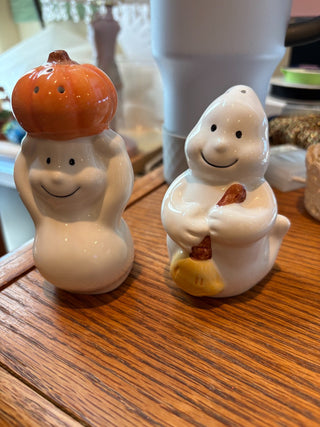 Halloween Ghost Salt & Pepper shakers- w/broom & pumpkin RCD