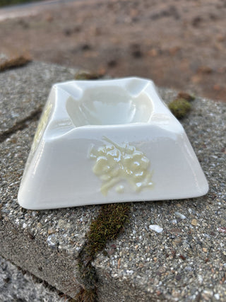 #91 Irish Belleek Ireland 3rd Green Mark (1965-1980) Small Yellow Lustre Ashtray