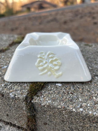 #91 Irish Belleek Ireland 3rd Green Mark (1965-1980) Small Yellow Lustre Ashtray