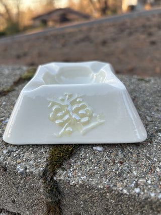 #91 Irish Belleek Ireland 3rd Green Mark (1965-1980) Small Yellow Lustre Ashtray
