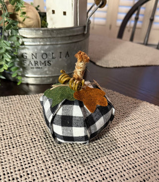 Black/White Plaid Pumpkin 4” RSV|112178