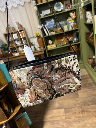 Small tapestry like purse  w/ dogs MTS|67803