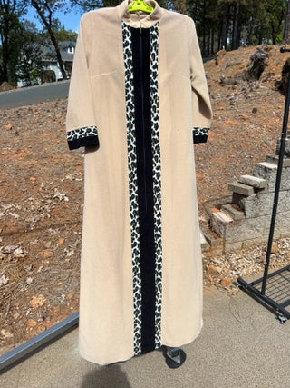 1970s Vanity Fair full-zip velour robe with black trim/leopard print size 8