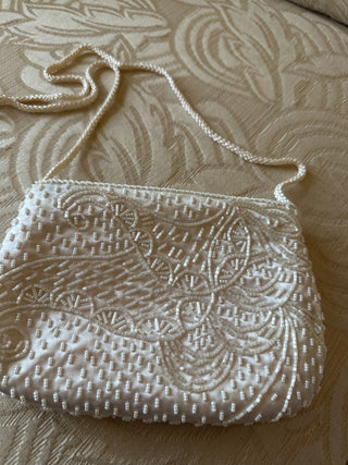 Vtg. Imperial Fashion white beaded clutch, braided strap, zipper close 8"x5.5" RCD|84450