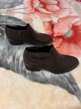 Womens White Mountain Cuisine Bootie Size 9