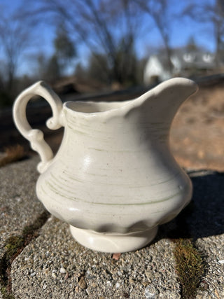 #91 AS IS Vintage Metlox Poppytrail Vernon Ware creamer in the "Vineyard" pattern RSV