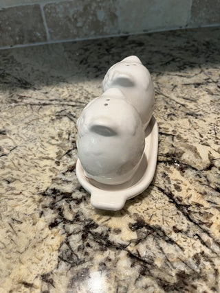 White Owl Salt & Pepper Shakers on a Dish / Holder RCD|72310