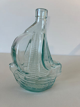 Vintage glass ship bottle|67685