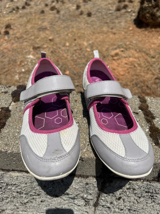 12F Vionic Allie Mary Jane Sneakers Size 9.5 RSV
