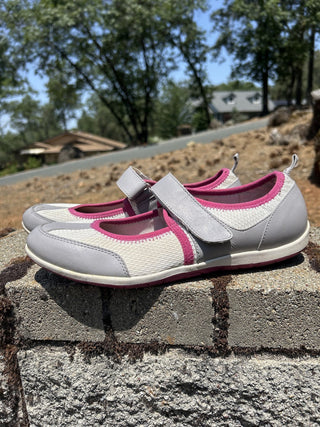 12F Vionic Allie Mary Jane Sneakers Size 9.5 RSV