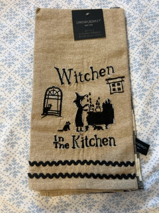 JP NEW SET OF 2 Cynthia Rowley Halloween Dish Kitchen Towels Witchen In The Kitchen MTS