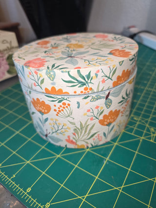 Round wooden decopauged box