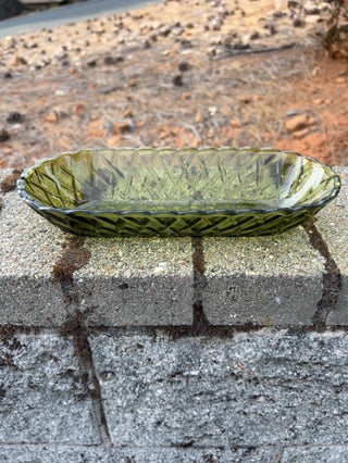 JP vintage Indiana Glass avocado green "Pretzel" pattern oblong serving dish
