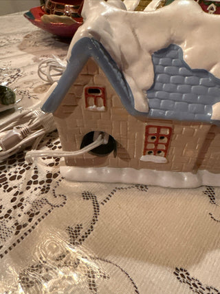 Vintage Christmas Village House of Lloyd Christmas Around The World 1992|46582