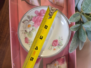 Vtg Floral Teacup/Saucer Set of 4 in Box