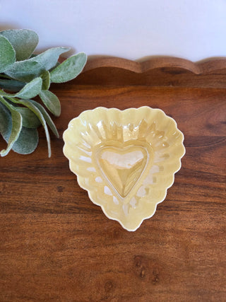 Vtg Belleek heart-shaped trinket/candy dish