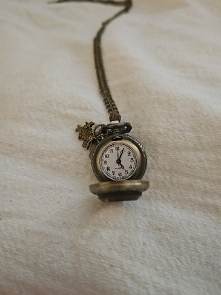 Alice in Wonderland watch